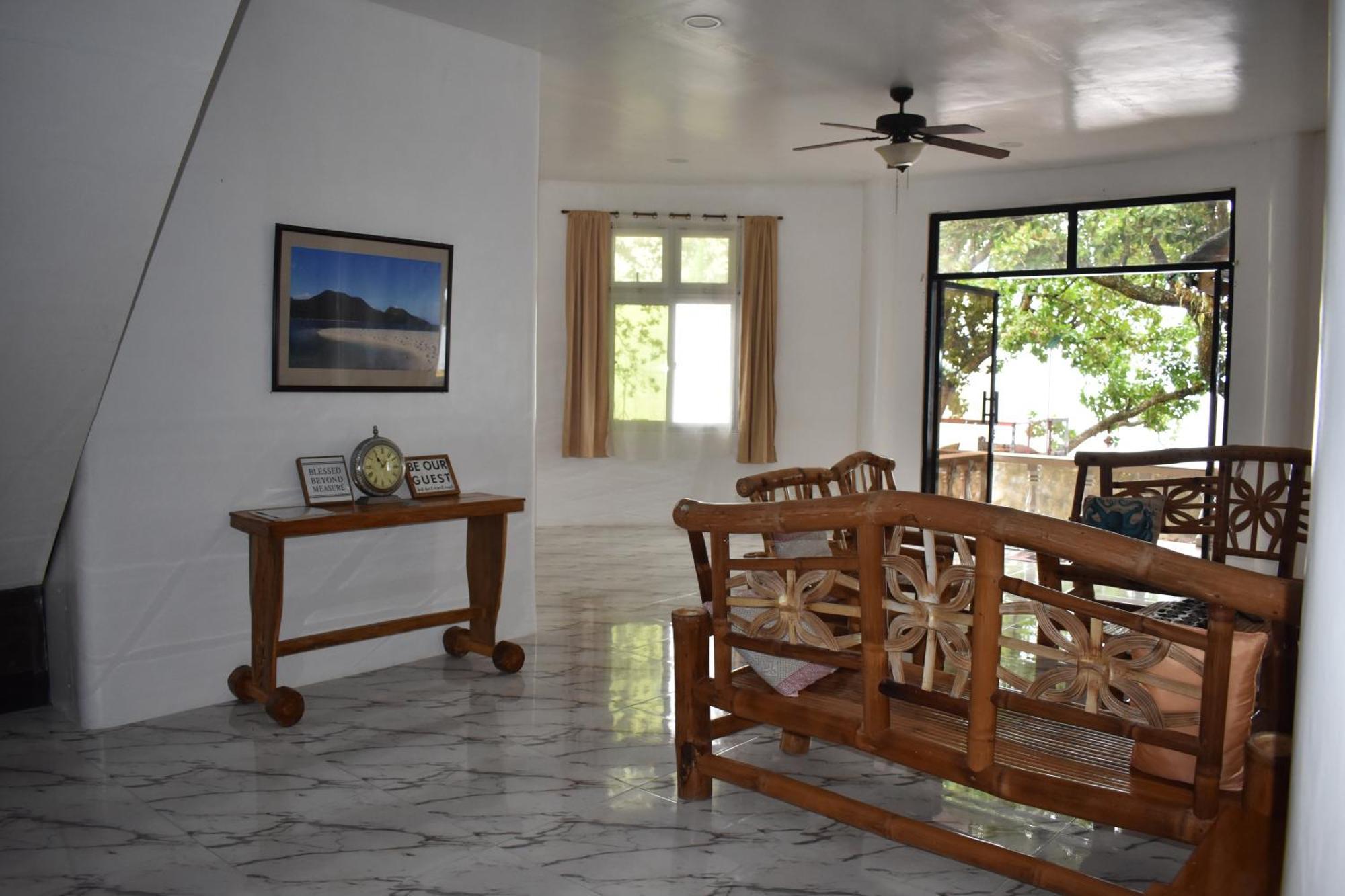 Catarman  Seaside Traveler'S Inn By Camiguin Island Home מראה חיצוני תמונה